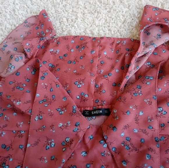 Mini Shein Dress - Picture 2 of 4